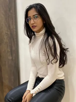 Vibha-private-girls-bangalore-Photo 1 of 1